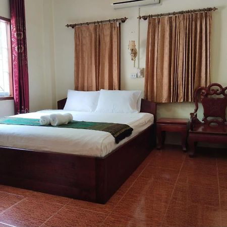 Thipphaphone Guesthouse Pakbeng Exterior photo