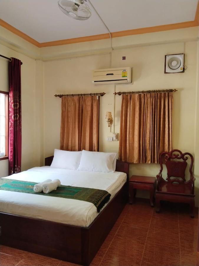 Thipphaphone Guesthouse Pakbeng Exterior photo