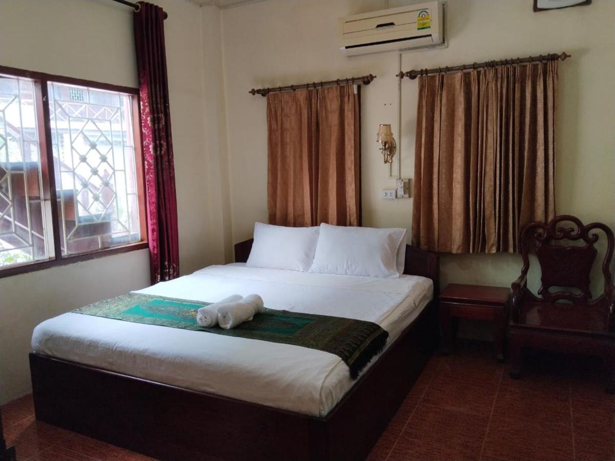 Thipphaphone Guesthouse Pakbeng Exterior photo