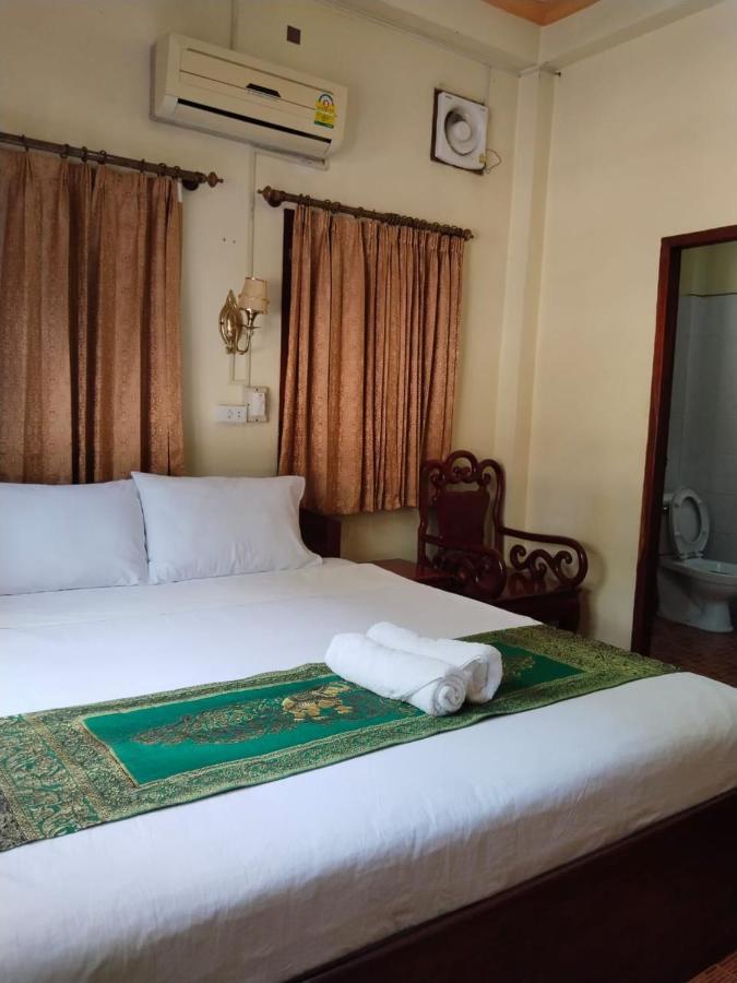 Thipphaphone Guesthouse Pakbeng Exterior photo